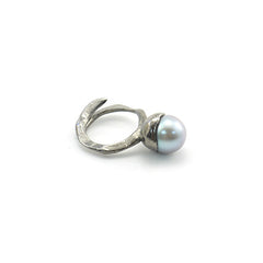 Big Pearl Black Ring