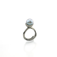 Big Pearl Black Ring