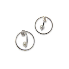 3D Cutout Circle With Pearl Sliver Pierced Earrings