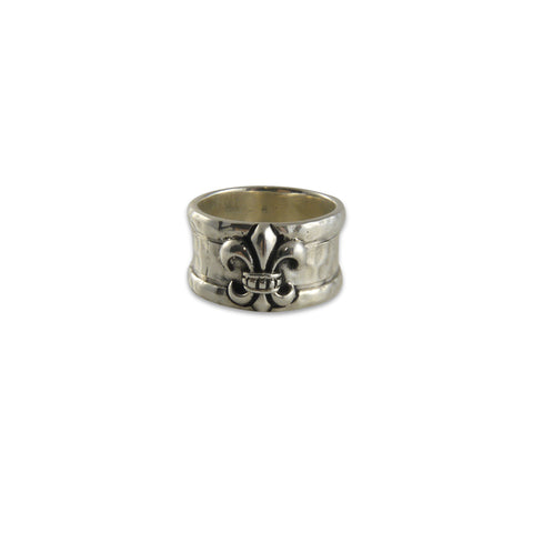 Hammered Pattern with Embossed Goffic Crown Print Sterling Silver Ring